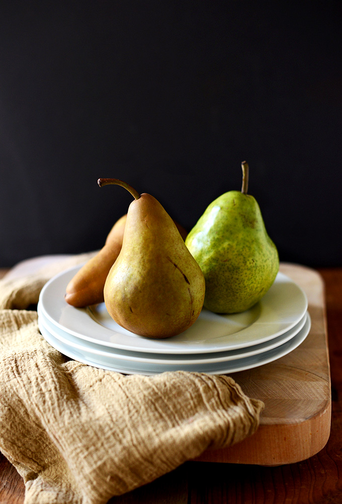 Plate of fresh pears for making a bowl of oats with pears